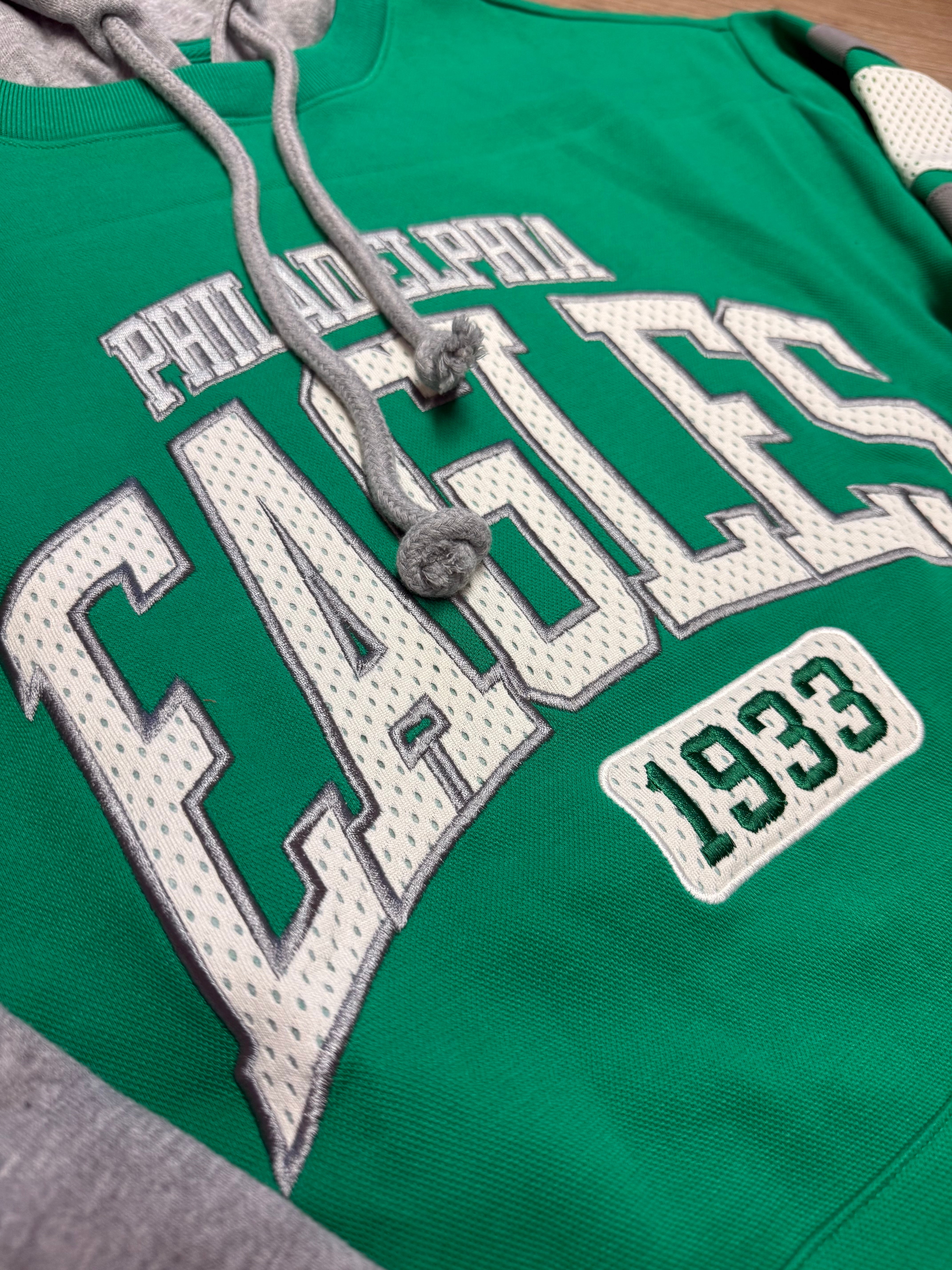 Eagles Throwback Kelly Green Bridge Pass Training Hoodie