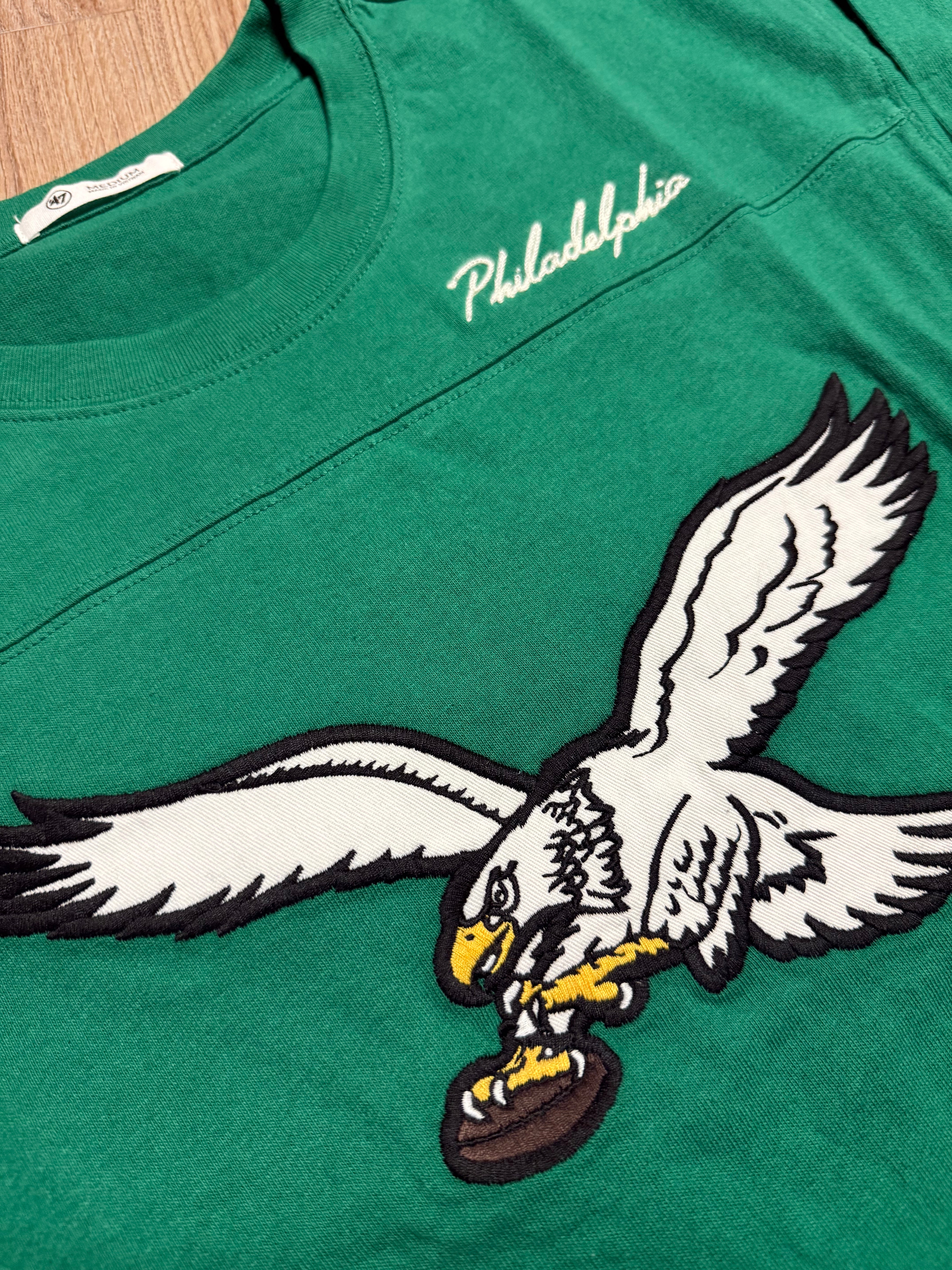 Ladies Eagles Throwback Kelly Green Game Nod Timeless Tee