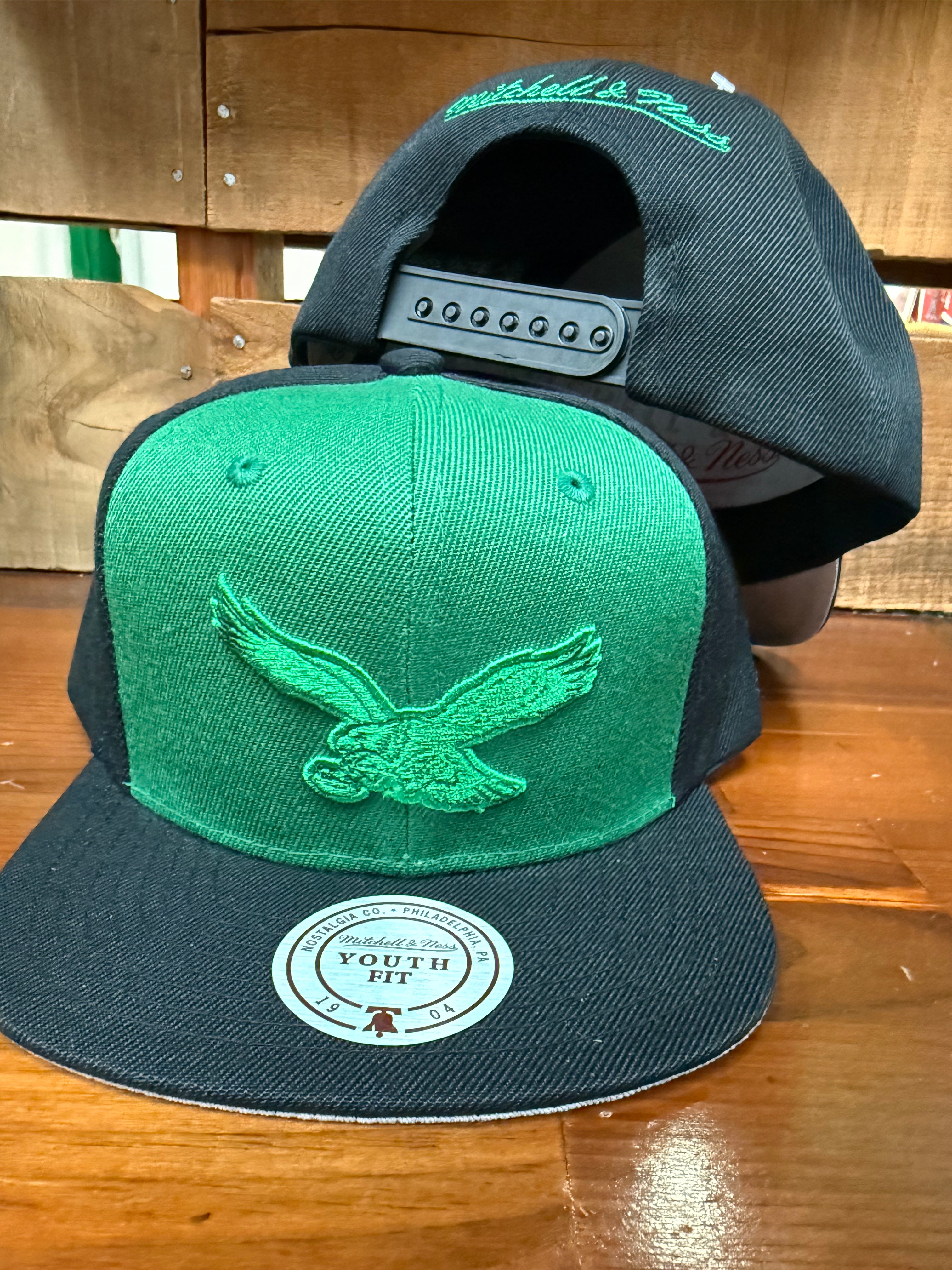 Kids Mitchell and Ness Muted 2 Tone Logo Eagles Hat