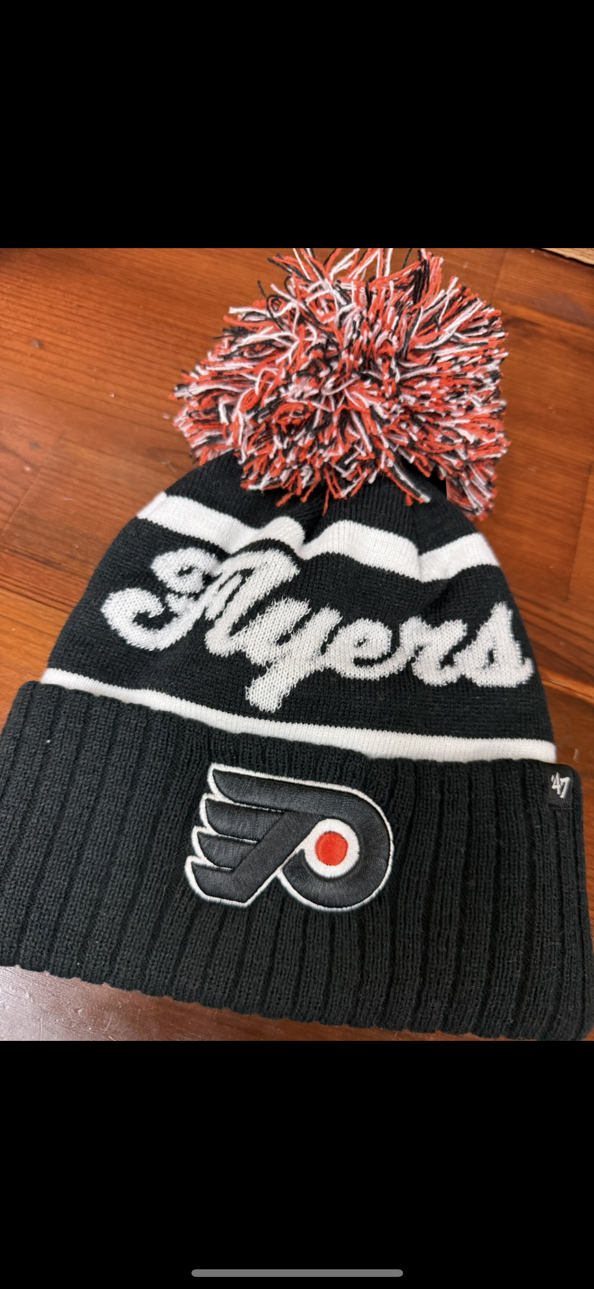 Flyers Black Spirited 47 cuff W Pom