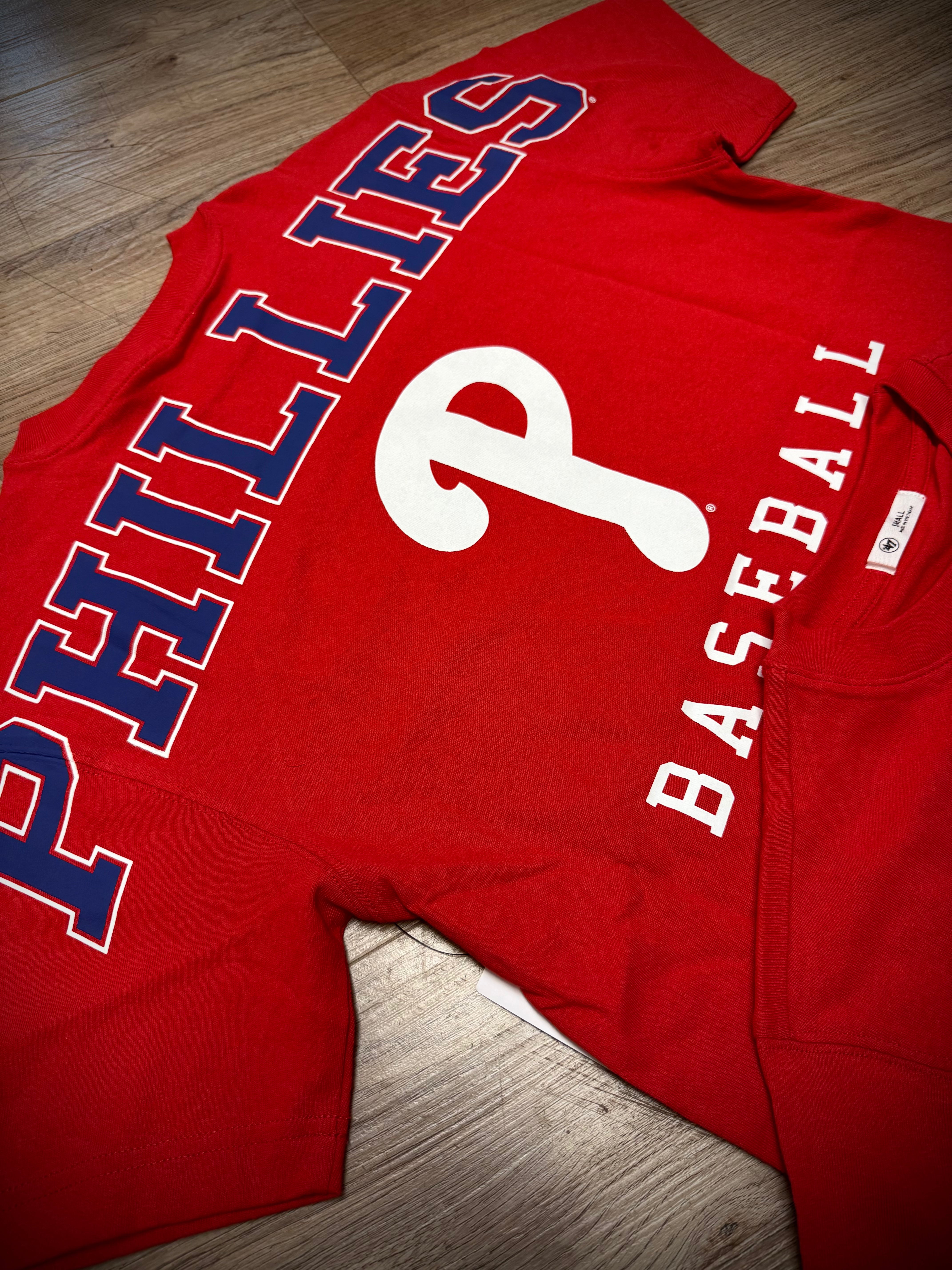 Ladies Phillies Blackout Foundation Crop Tee